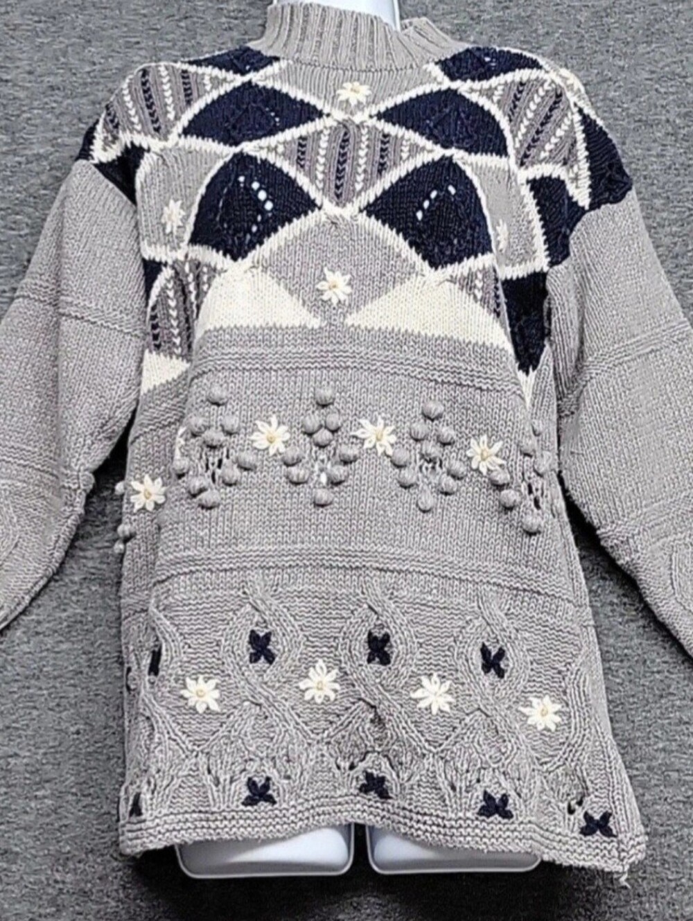 White Stag Vintage Floral Chunky Women's Sweater Size Medium
